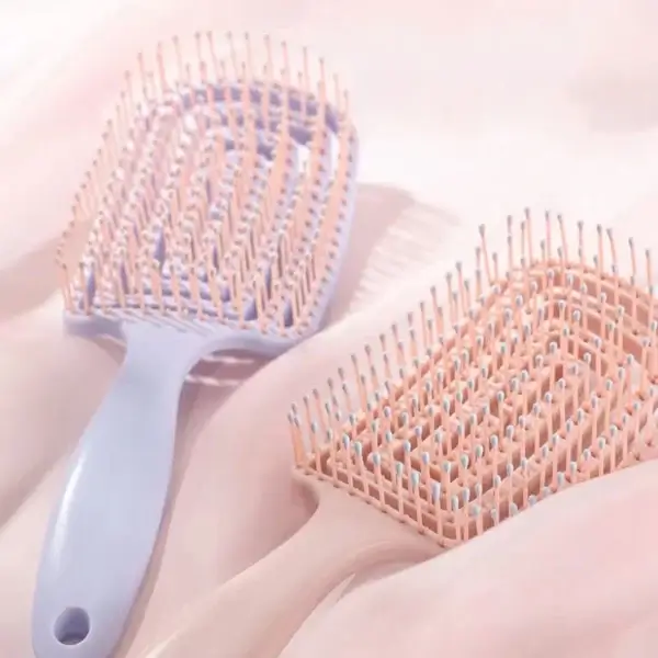 Curly Hair Brush Elastic Scalp Massage & Detangling Tool - Image 4